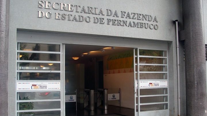 Secretaria-da-Fazenda-de-Pernambuco-abre-40-vagas-para-profissionais-de-nivel-medio-e-superior-salarios-que-vao-ate-R23-mil.-Confira-como-se-inscrever.