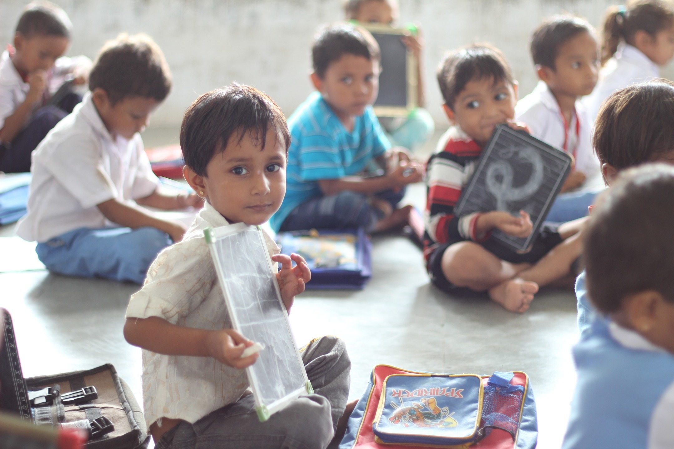 people-play-child-education-classroom-kids-1104033-pxhere.com_