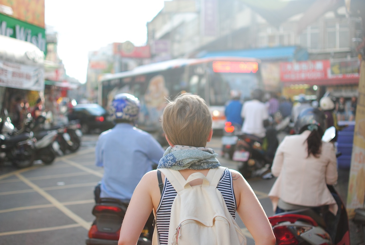 pedestrian-person-woman-road-street-crowd-229-pxhere.com_