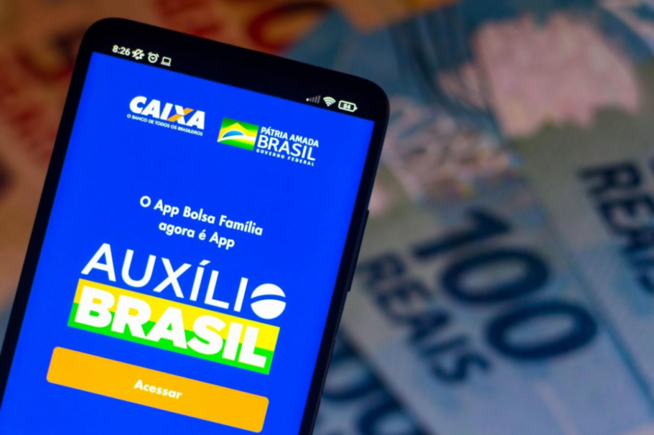 Junho-Auxilio-Brasil-bate-recorde-de-beneficiarios-e-reajusta-valor-do-programa-e1655518429625-943x628