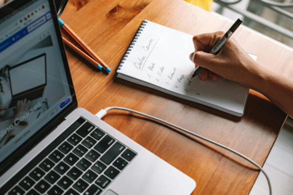 melhores-cursos-de-ingles-600x399