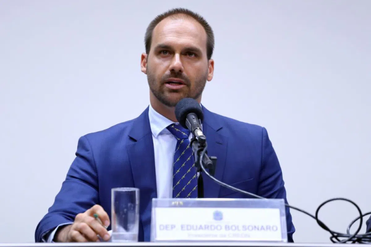 eduardo-bolsonaro-cratera-metro