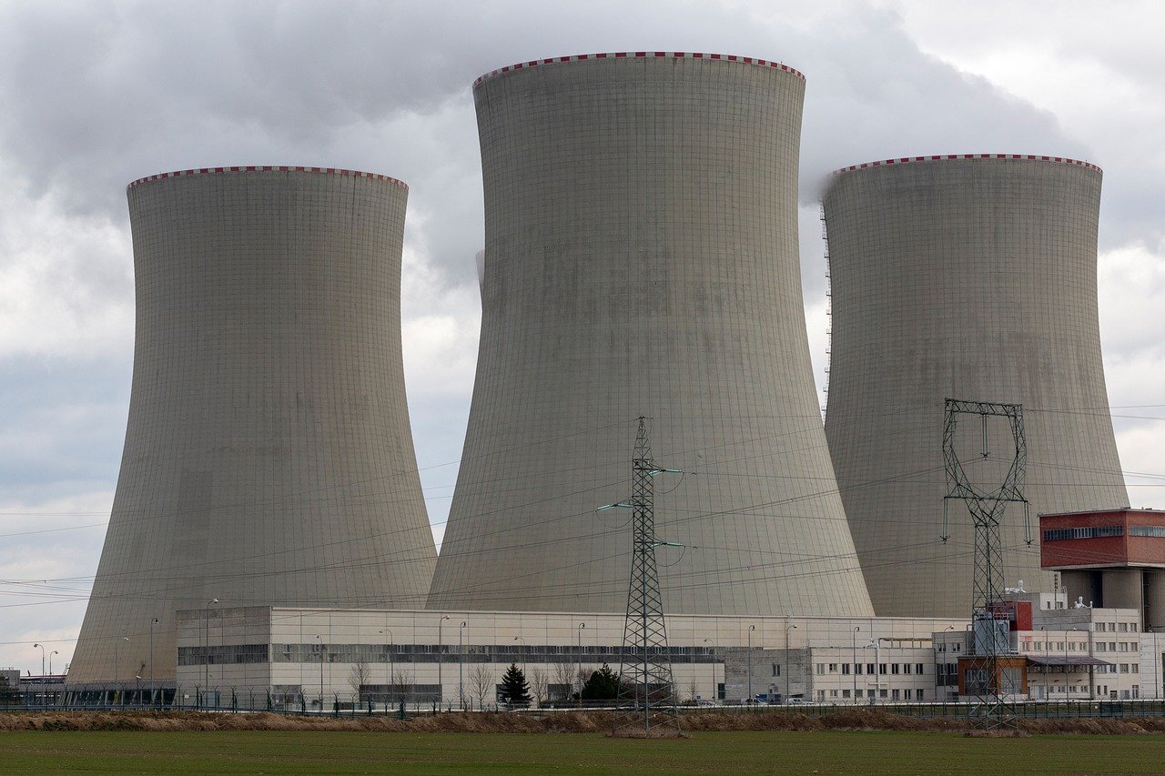 nuclear-power-plant-6798207_1280